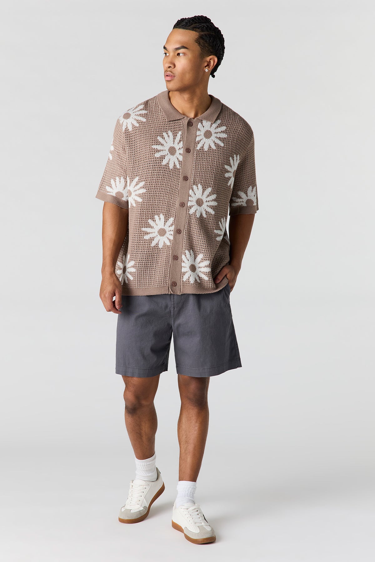 Vue alternative 4. Haut boutonné en tricot jacquard floral