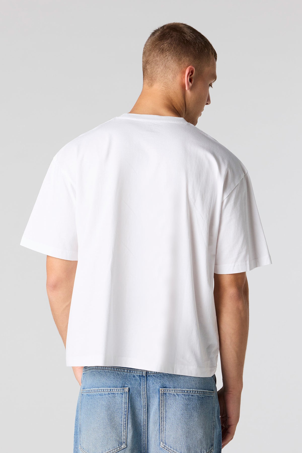 Alt View 2. Grand Prix Graphic Boxy T-Shirt - White