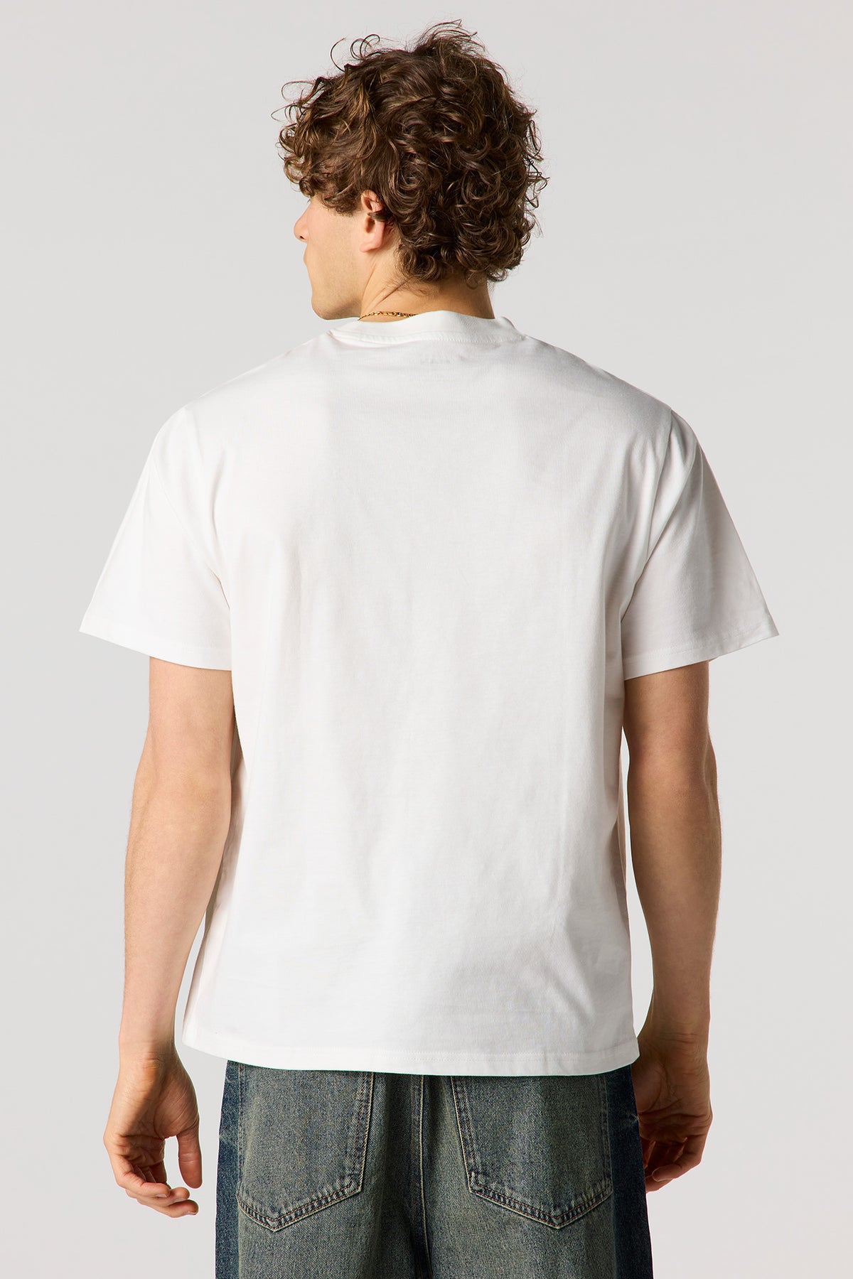 Alt View 2. City Graphic T-Shirt - Off White