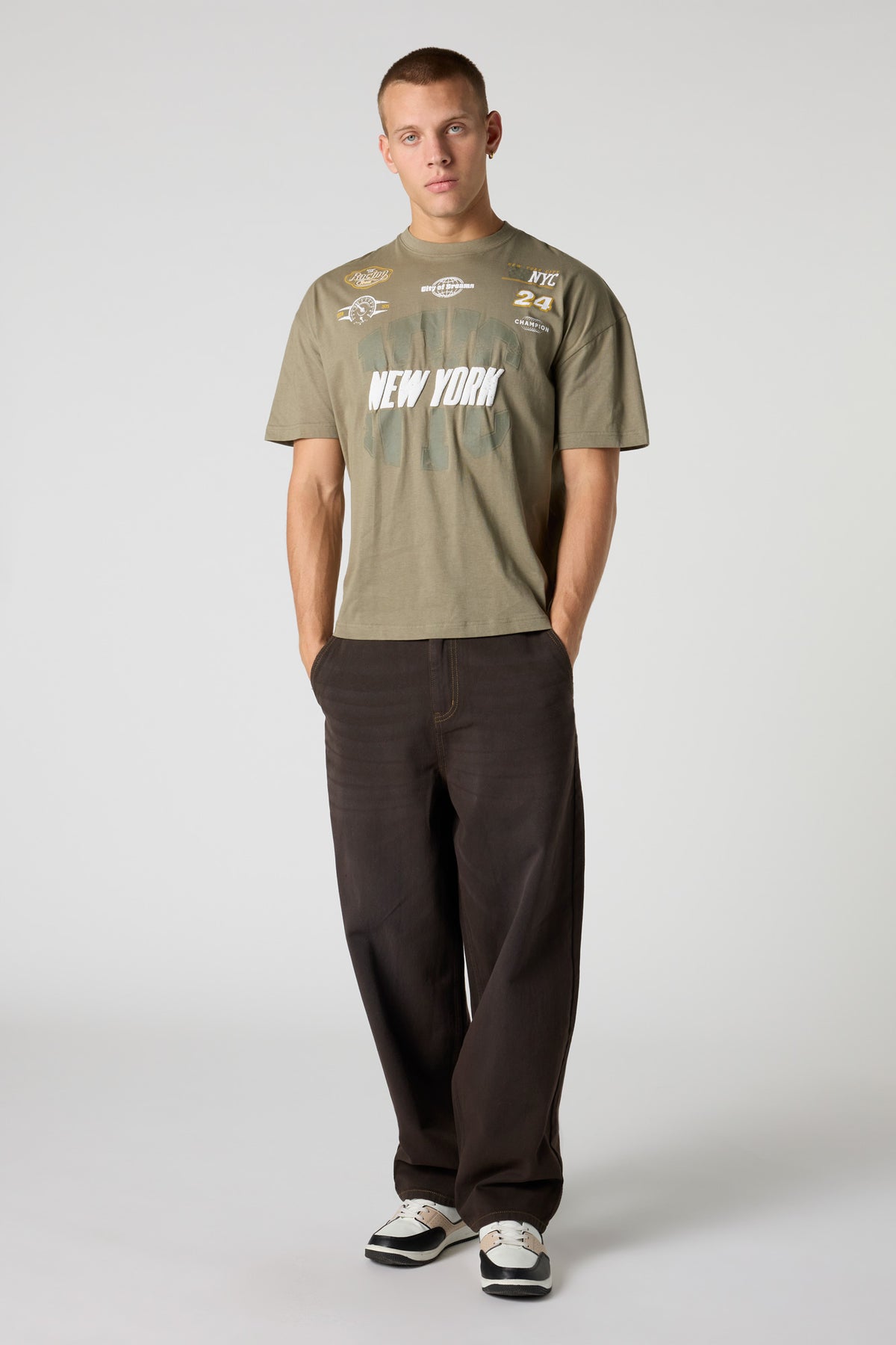 Alt View 3. NYC Puff Print Relaxed T-Shirt - Dark Green