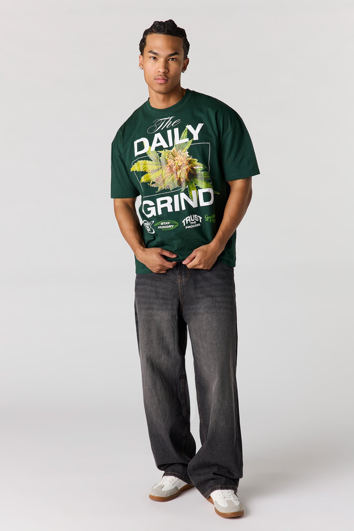 Alt View 3. Daily Grind Graphic Relaxed T-Shirt - Green