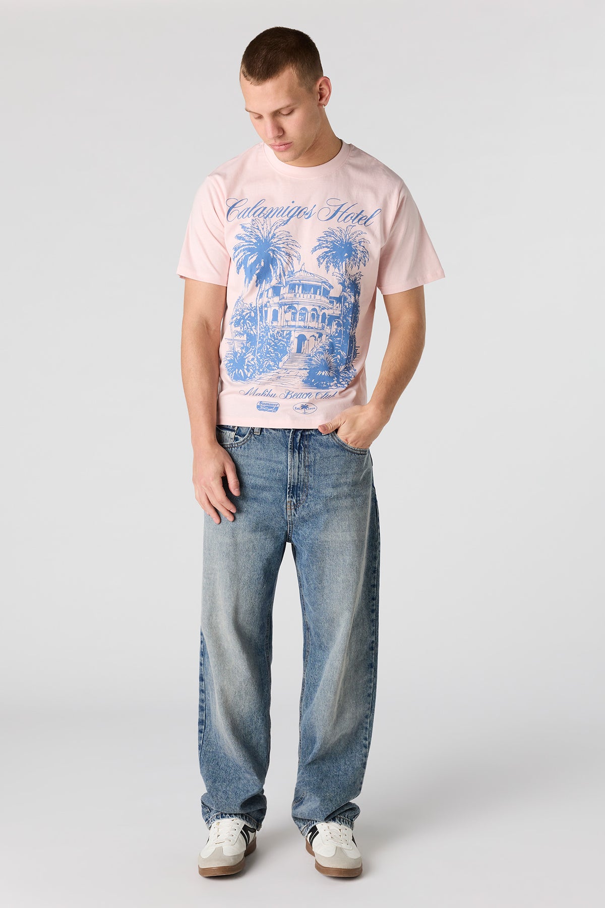 Alt View 3. Paradise Club Graphic T-Shirt - Light Pink