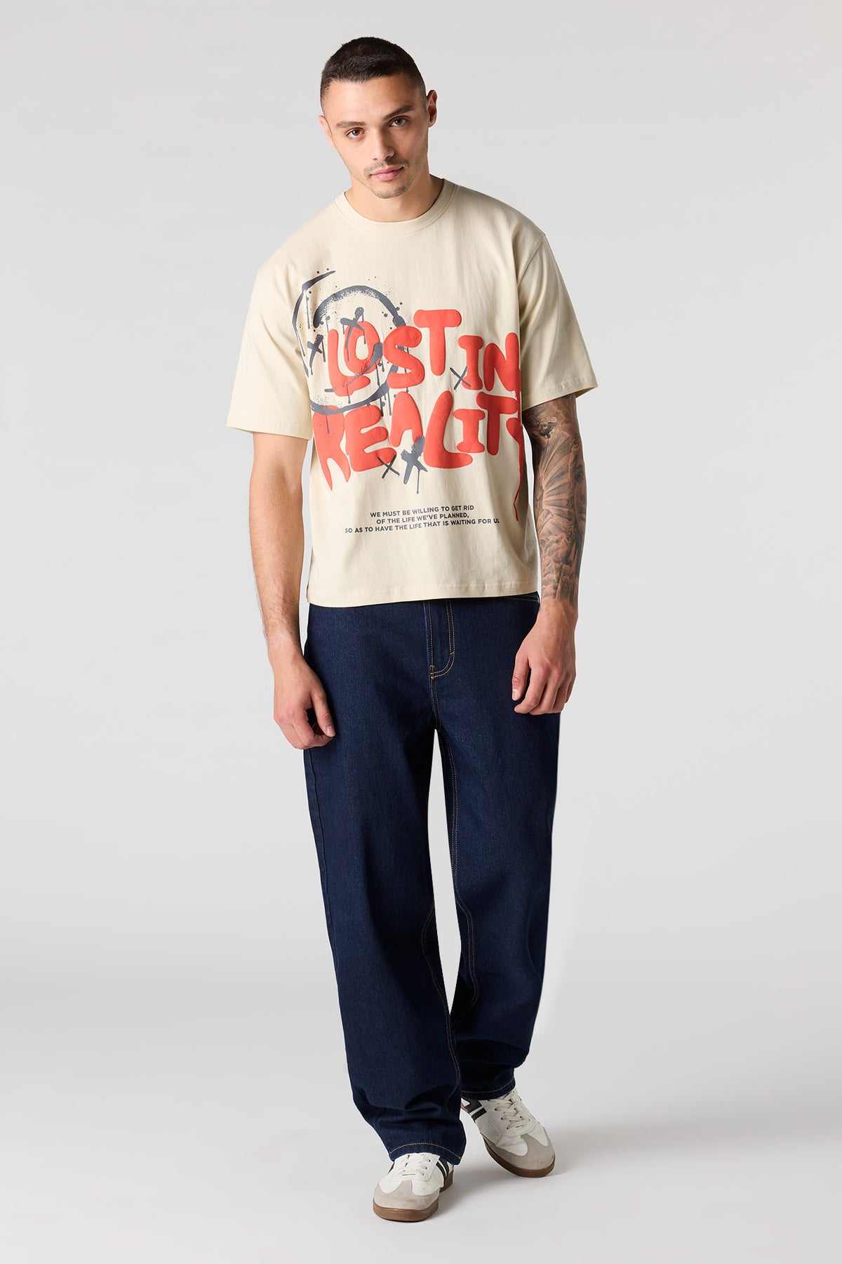 Vue alternative 3. T-shirt carré à imprimé en relief