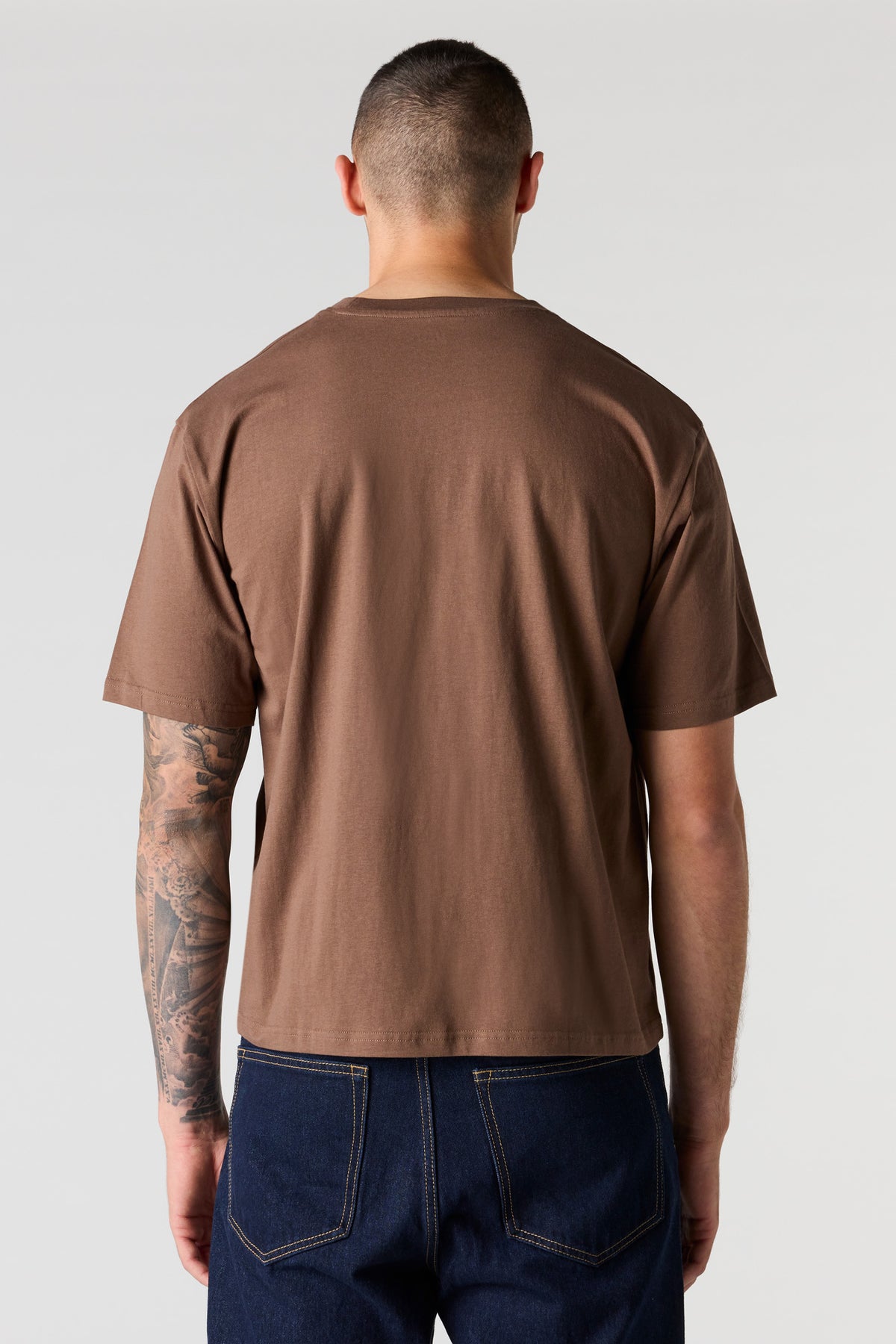 Vue alternative 2. T-shirt carré à imprimé en relief