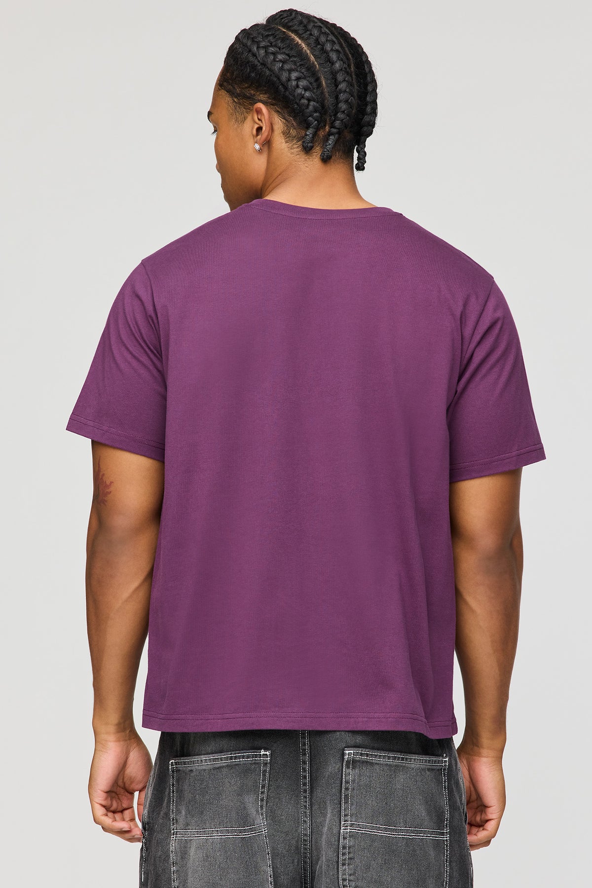 Vue alternative 2. T-shirt fleuri