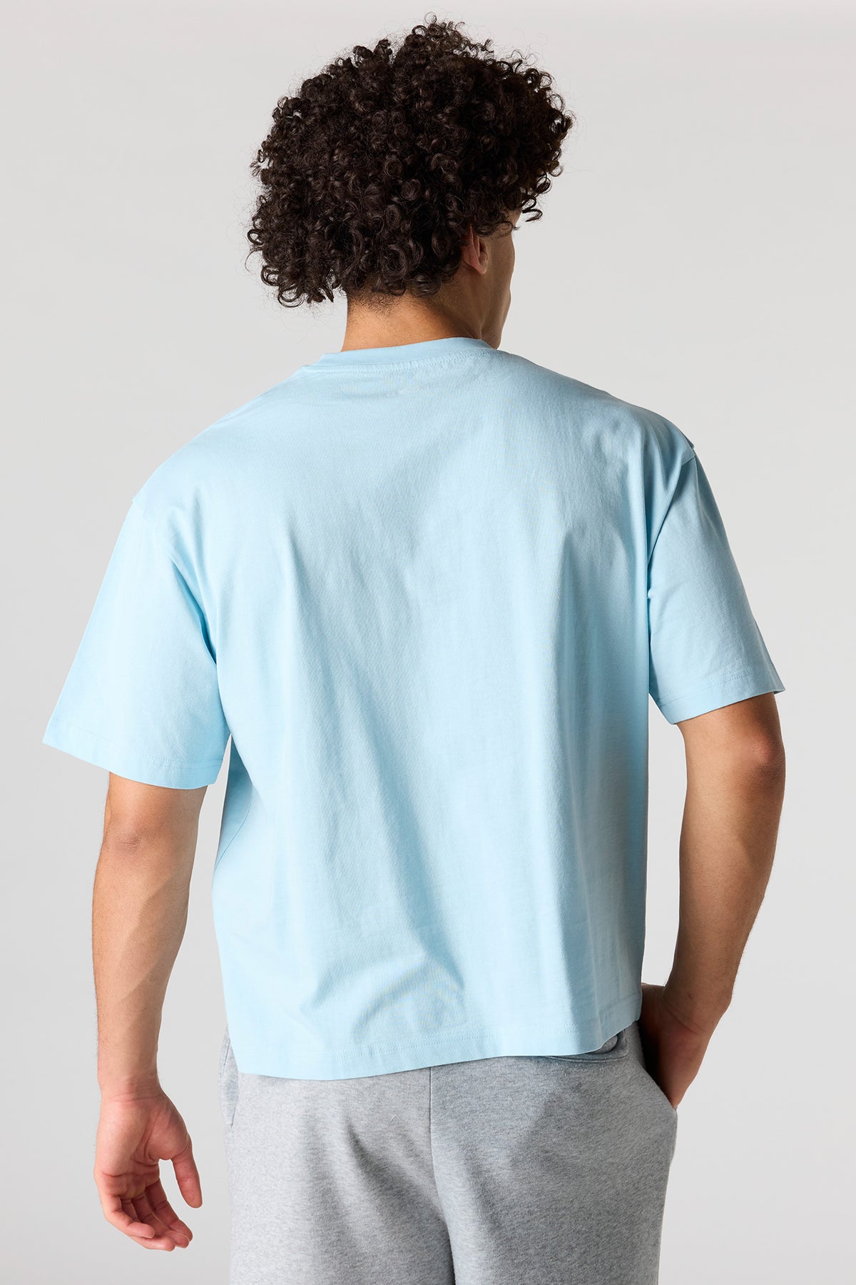 Alt View 2. Graphic Boxy T-Shirt - Light Blue