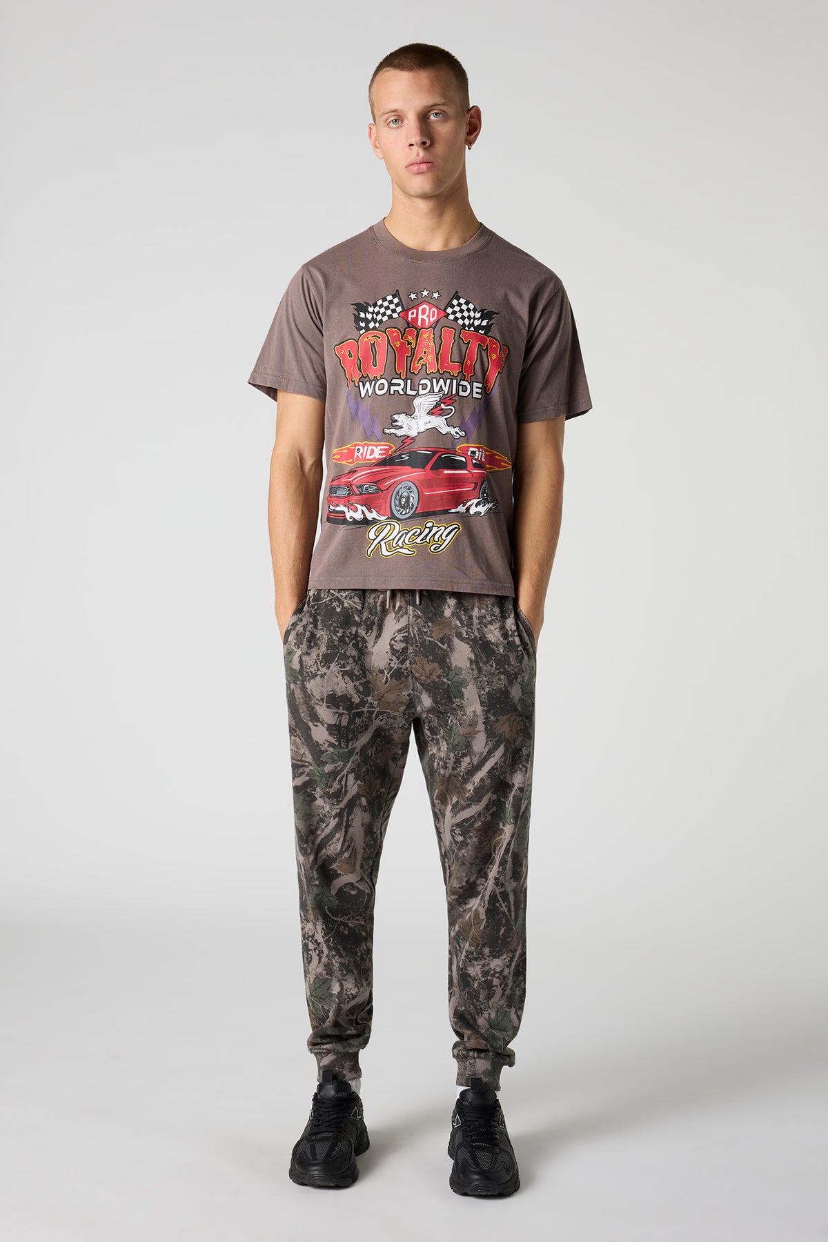 Vue alternative 3. T-shirt délavé à imprimé