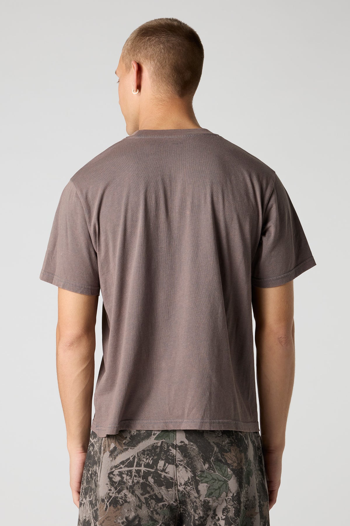 Vue alternative 2. T-shirt délavé à imprimé