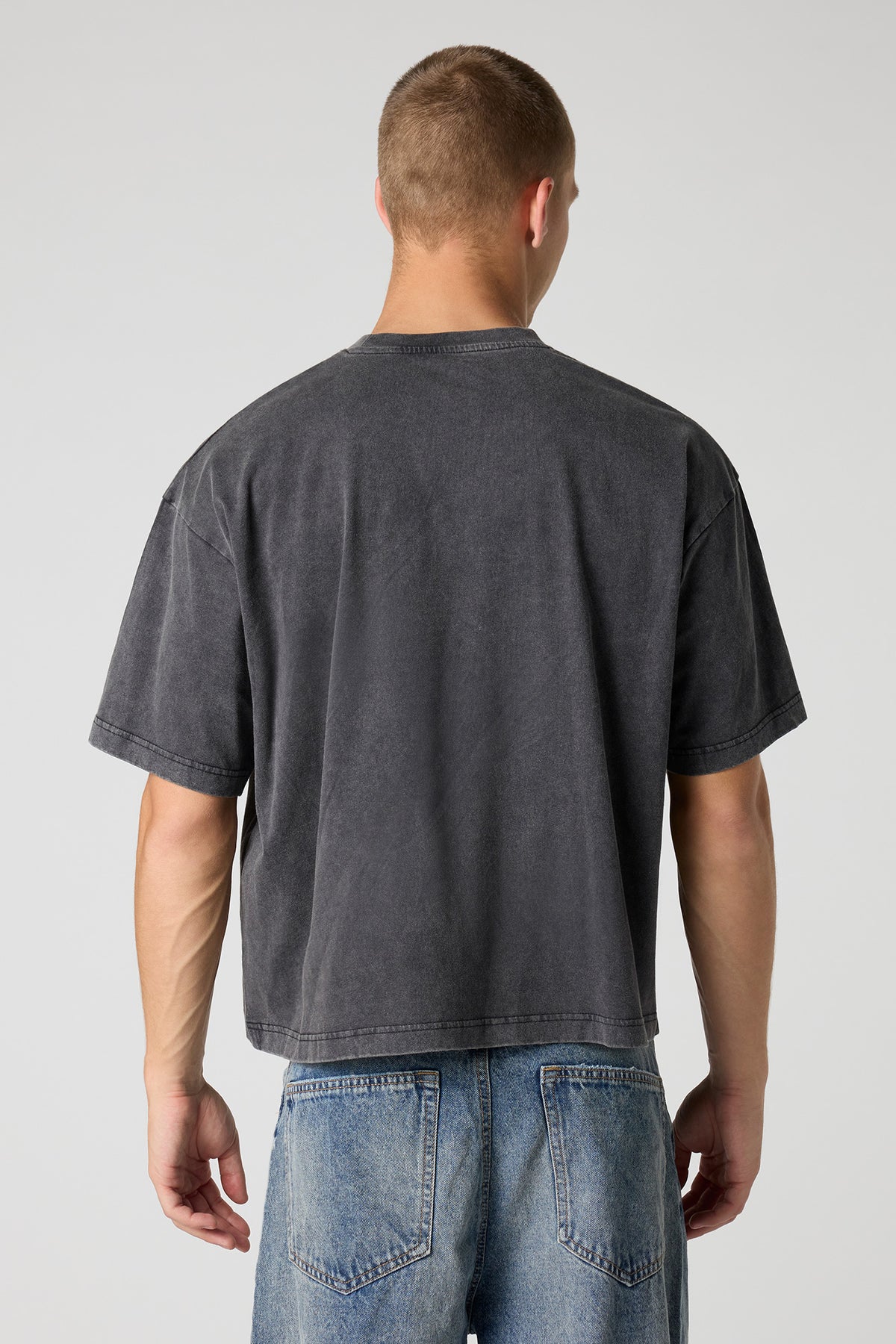 Vue alternative 2. T-shirt carré délavé à imprimé Official