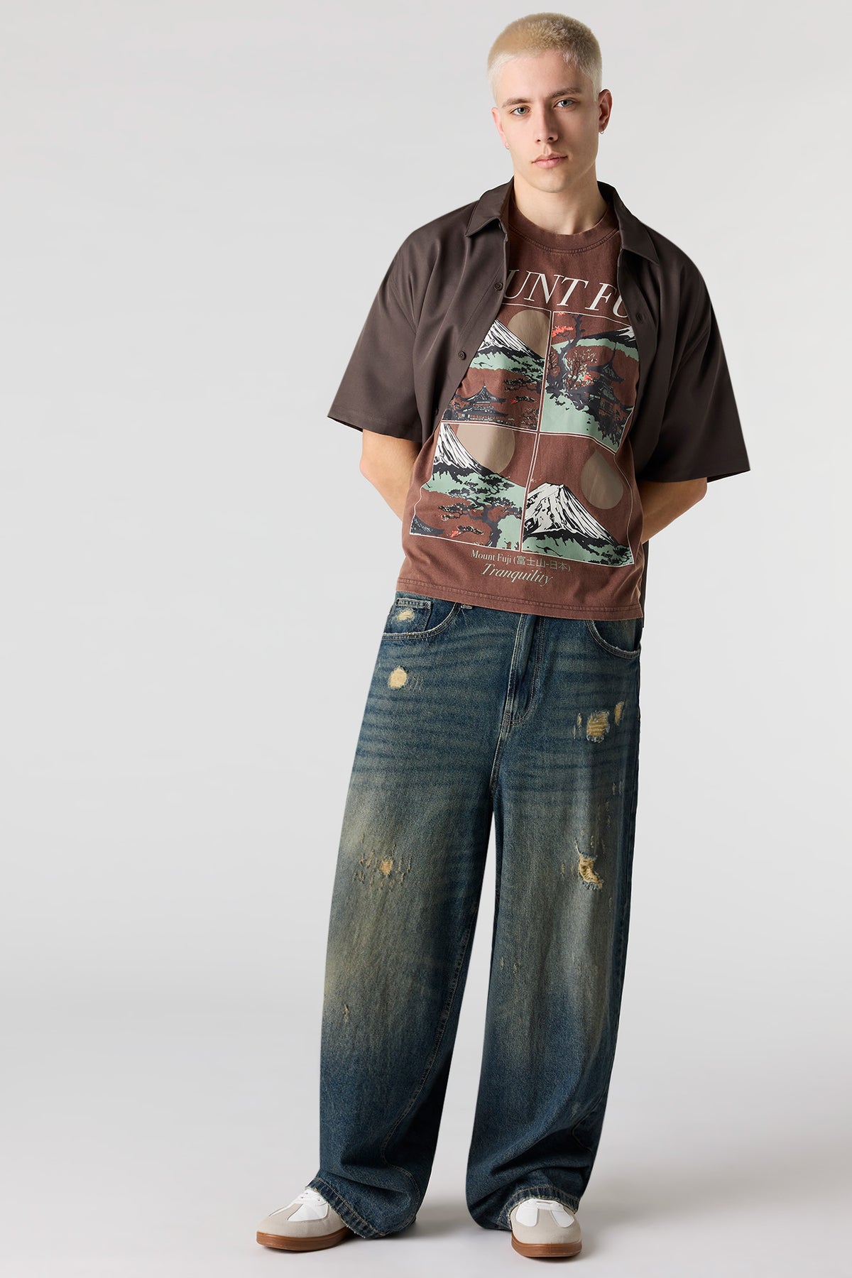 Alt View 3. Mount Fuji Graphic Washed T-Shirt - Brown