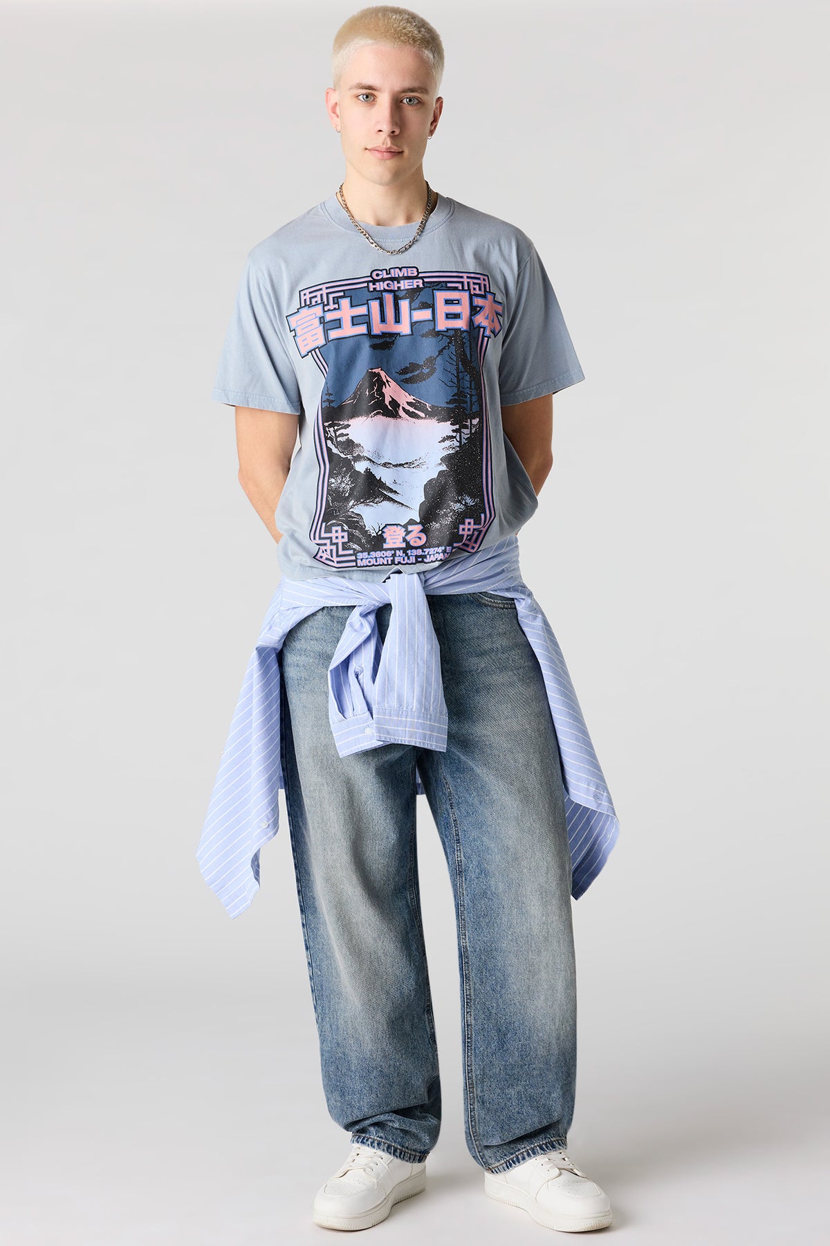 Vue alternative 3. T-shirt délavé à imprimé Mount Fuji