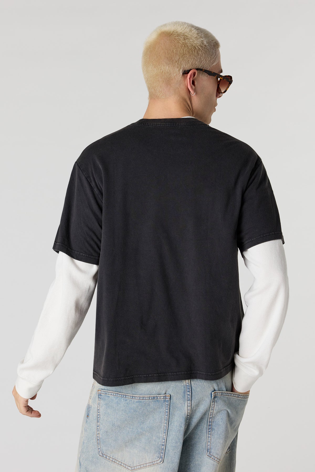 Alt View 2. Club Graphic Washed T-Shirt - Black