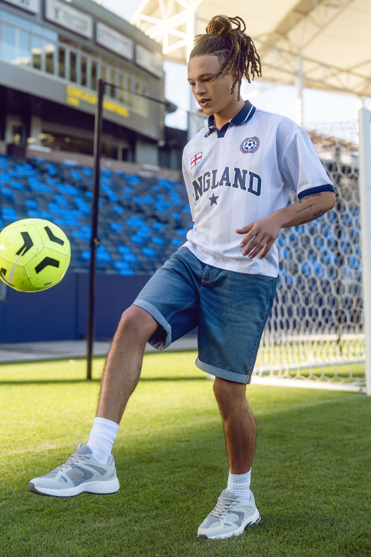 Alt View 2. England Graphic Mesh Jersey - White