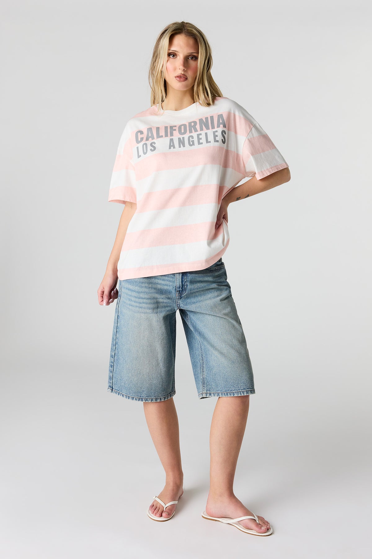 Alt View 3. Graphic Striped Boyfriend T-Shirt - Light Pink