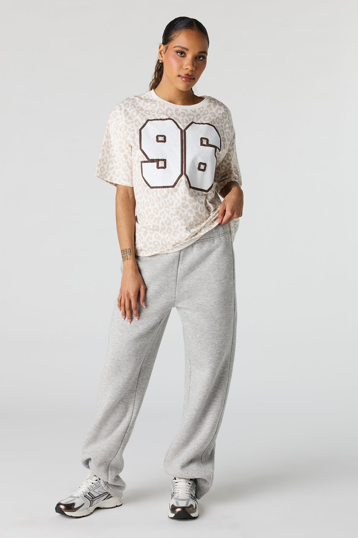 Alt View 3. Graphic Printed Boyfriend T-Shirt - Ivory