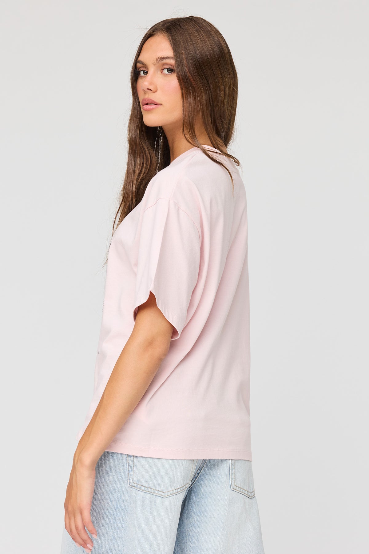 Vue alternative 2. T-shirt de coupe garçonne orné de pierres du Rhin