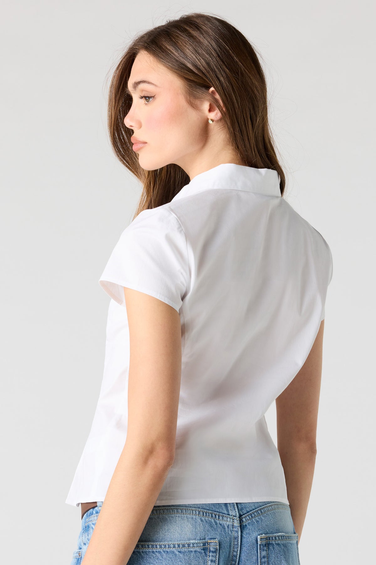 Vue alternative 2. Haut boutonné avec col