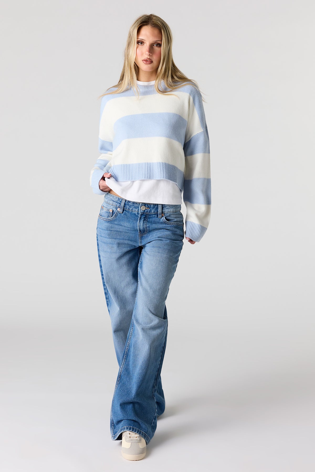 Alt View 3. Striped Boxy Sweater - Light Blue