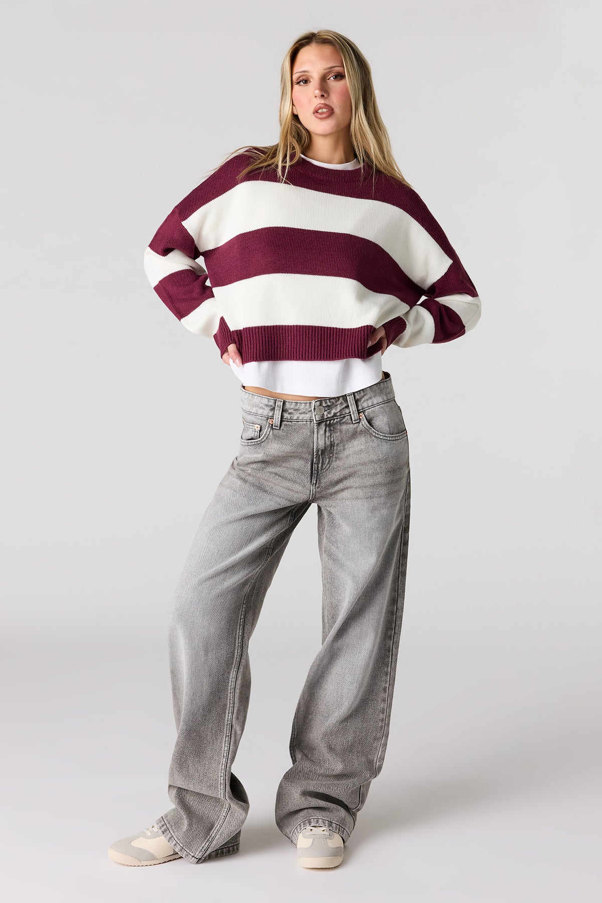 Alt View 3. Striped Boxy Sweater - Burgundy