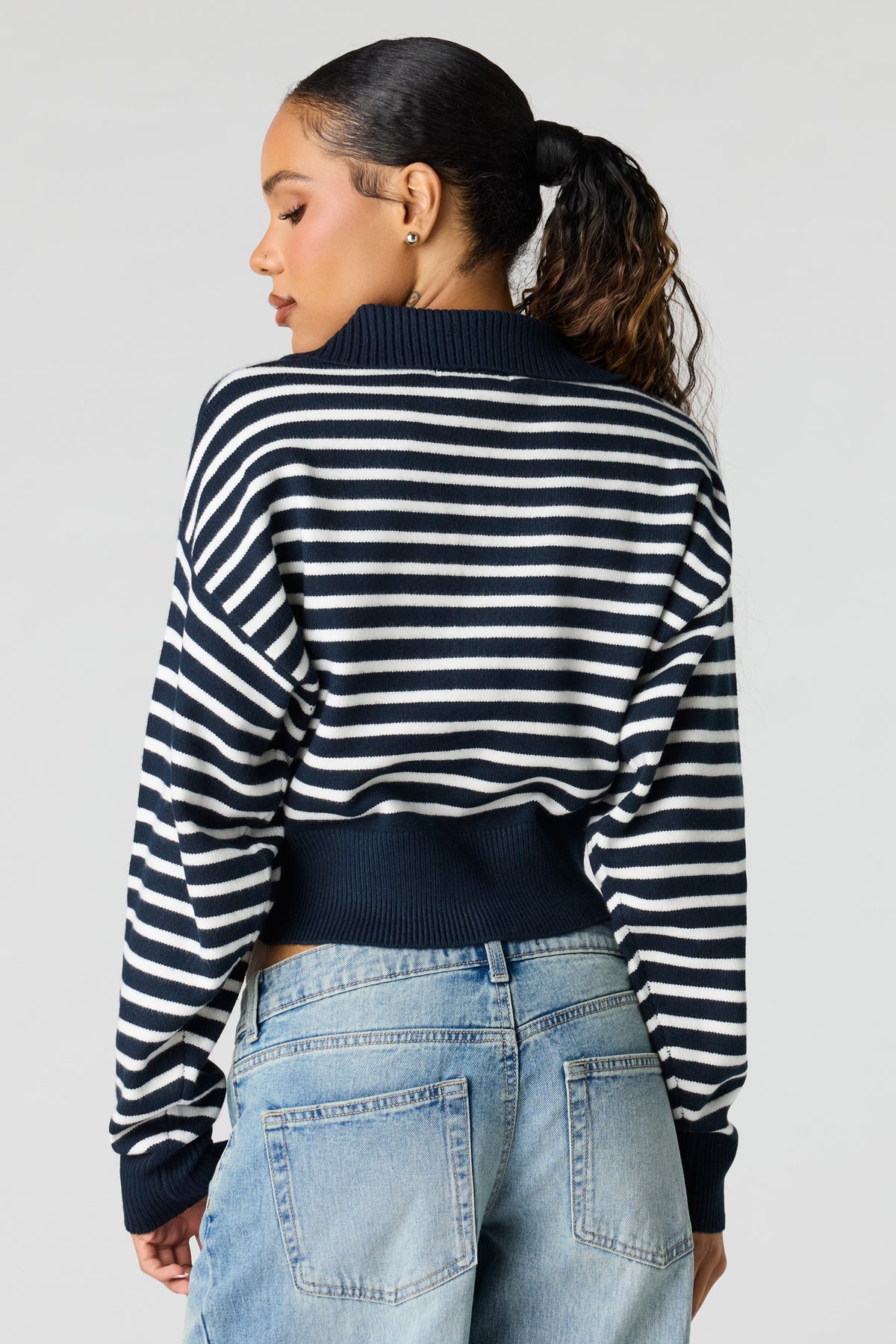 Vue alternative 2. Polo rayé