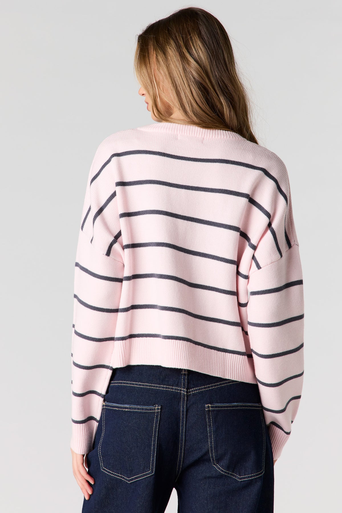 Vue alternative 2. Chandail en tricot rayé