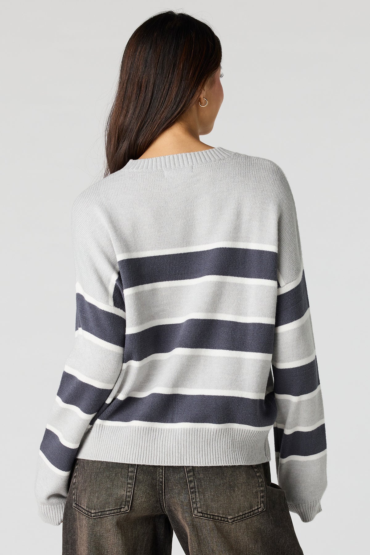 Vue alternative 2. Chandail en tricot rayé