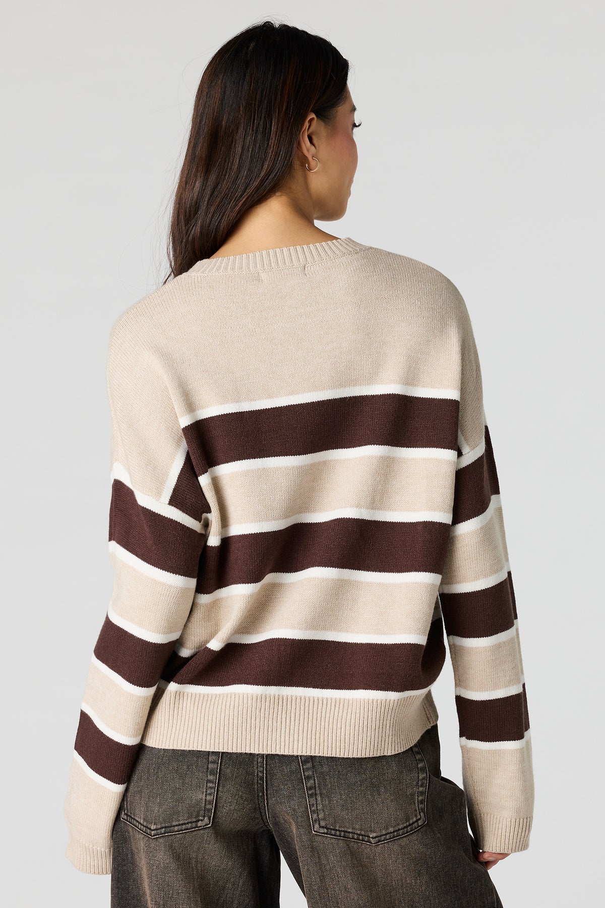 Vue alternative 2. Chandail en tricot rayé