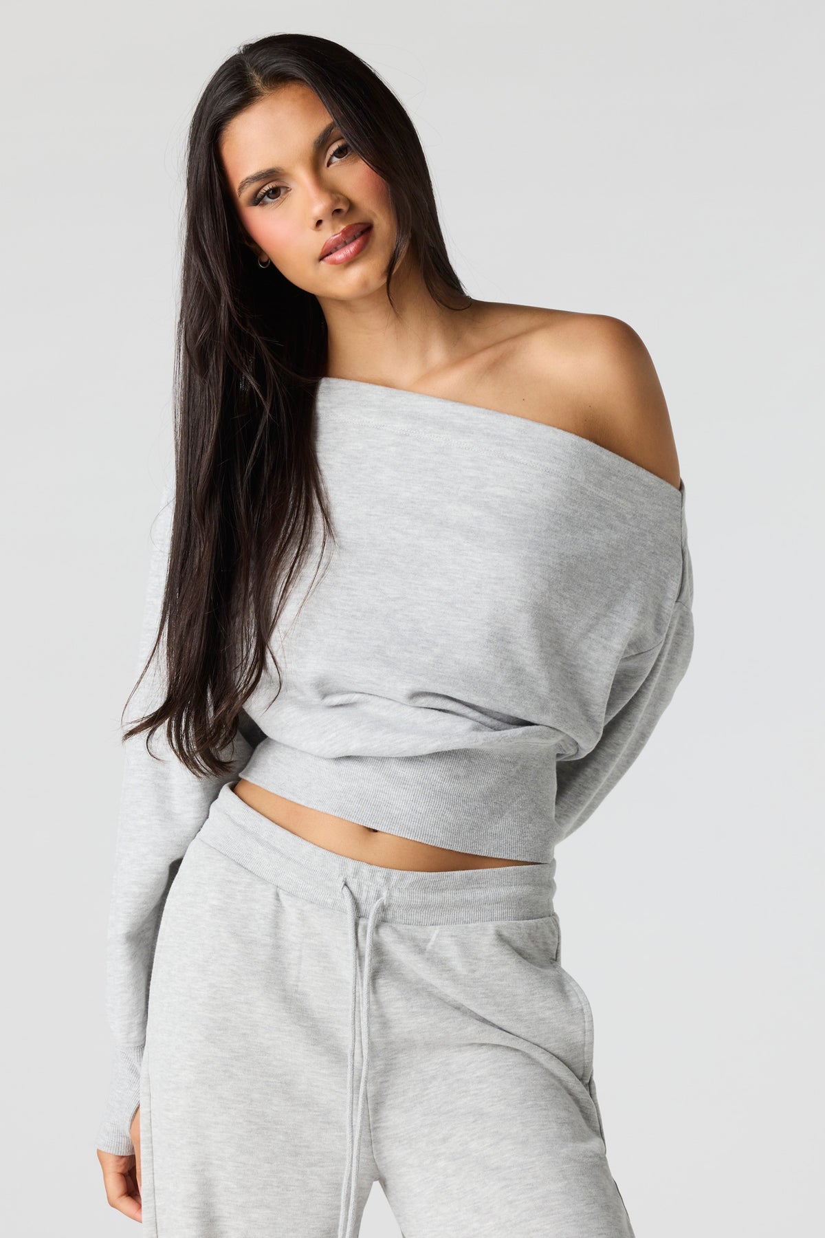 Chandail à épaules dénudées en tissu bouclé de luxe