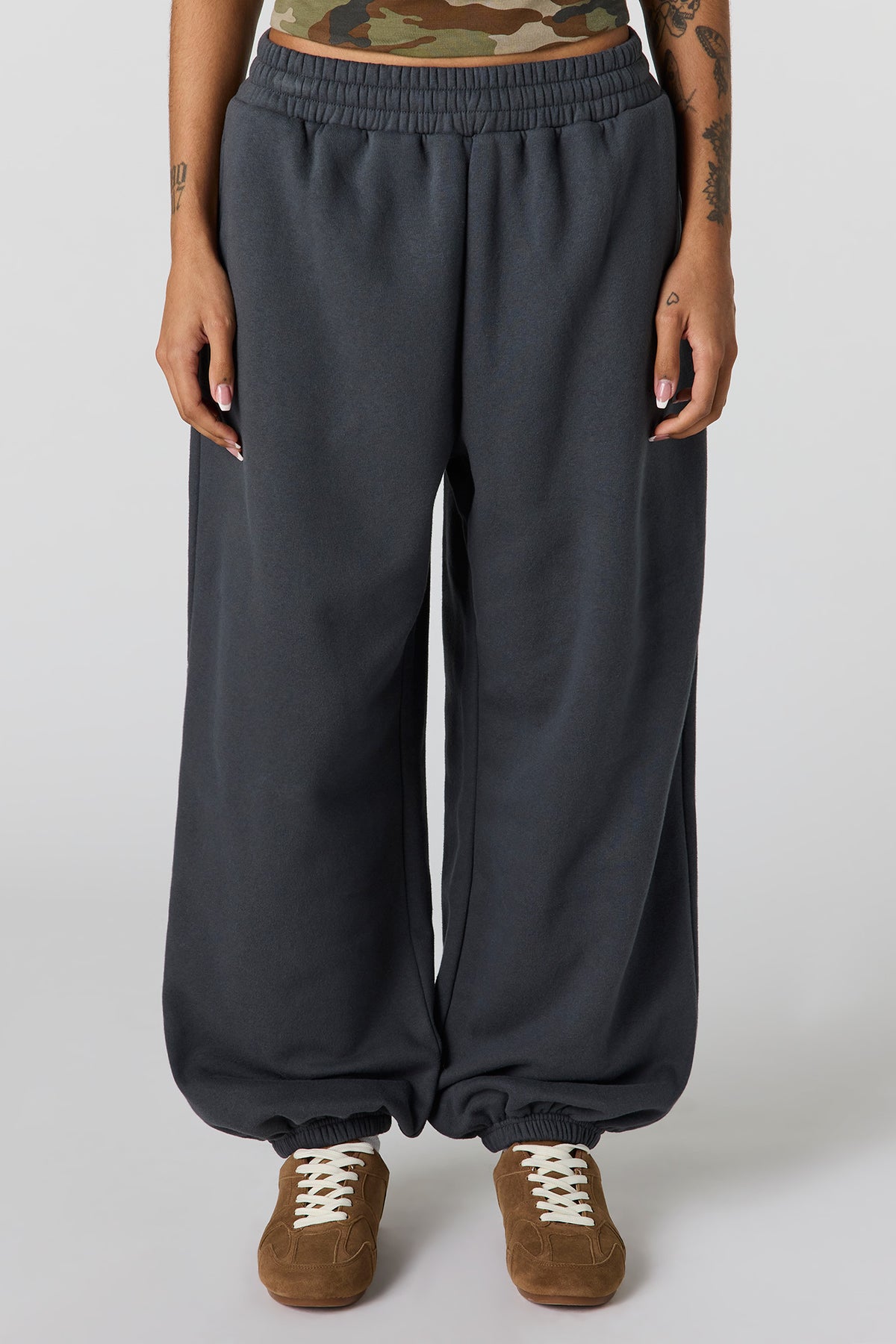 Vue alternative 2. Jogger baggy de coupe garçonne en molleton de luxe
