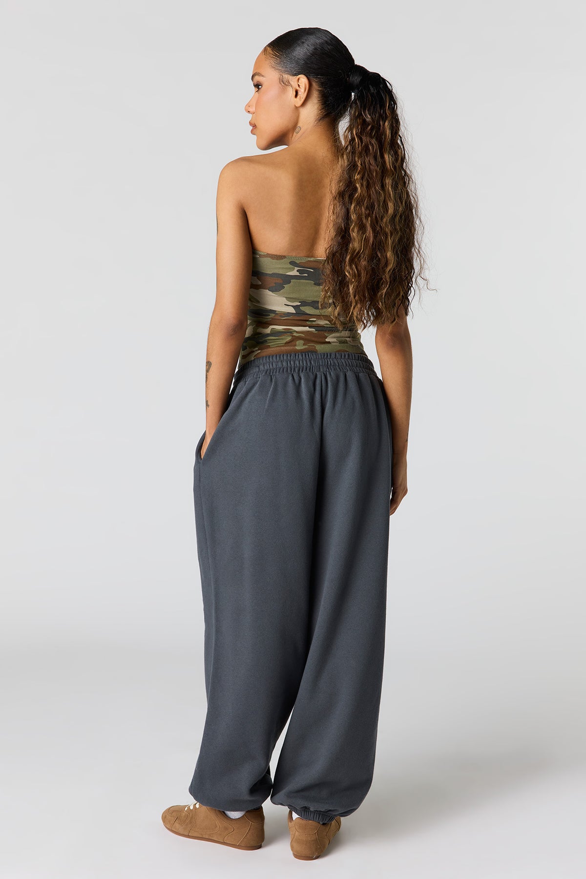 Vue alternative 3. Jogger baggy de coupe garçonne en molleton de luxe