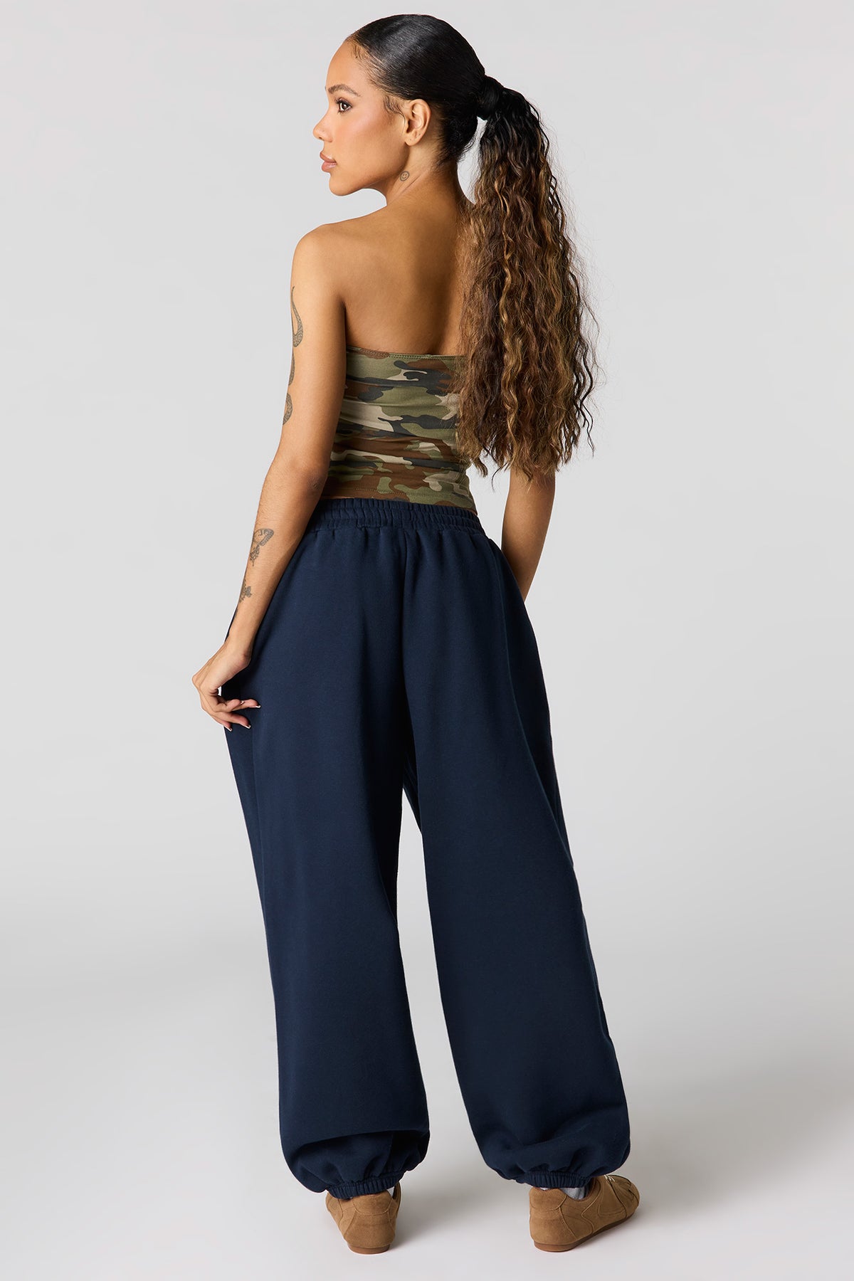 Vue alternative 15. Jogger baggy de coupe garçonne en molleton de luxe