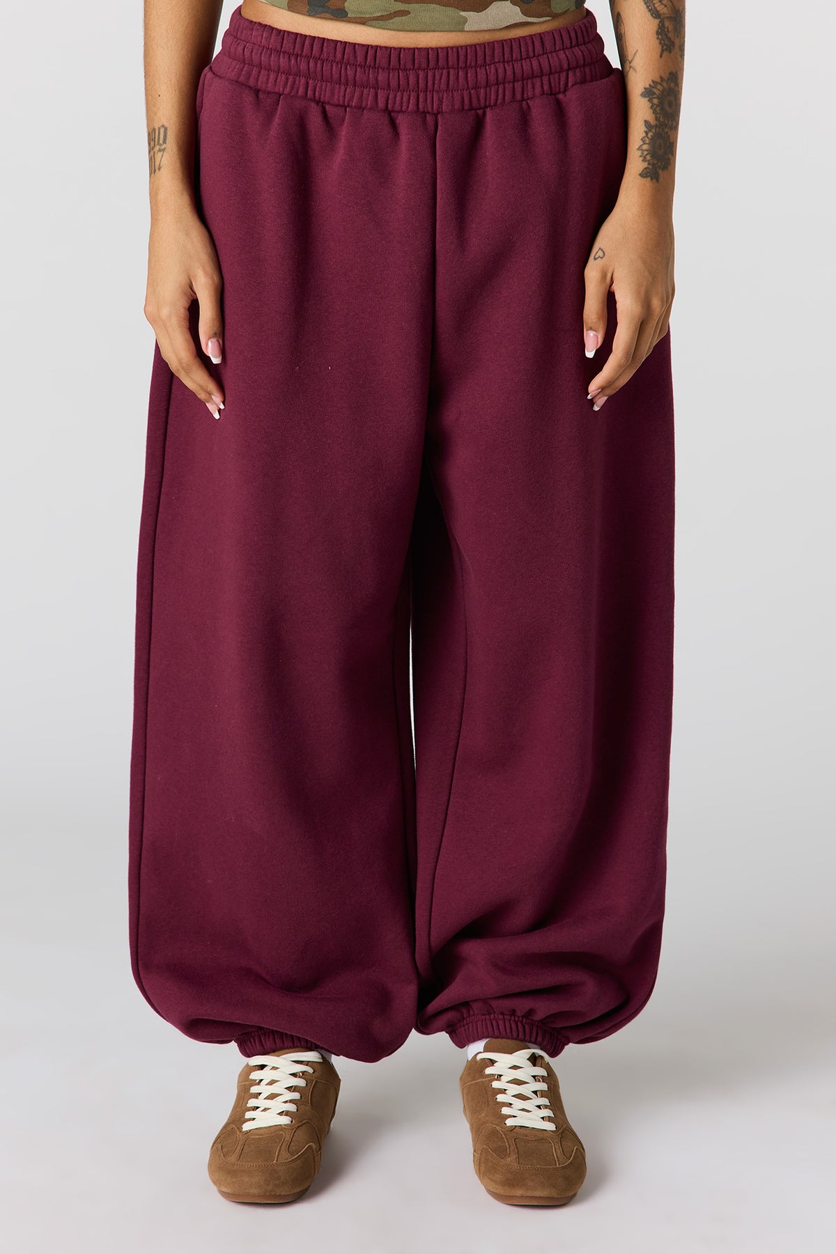 Vue alternative 2. Jogger baggy de coupe garçonne en molleton de luxe