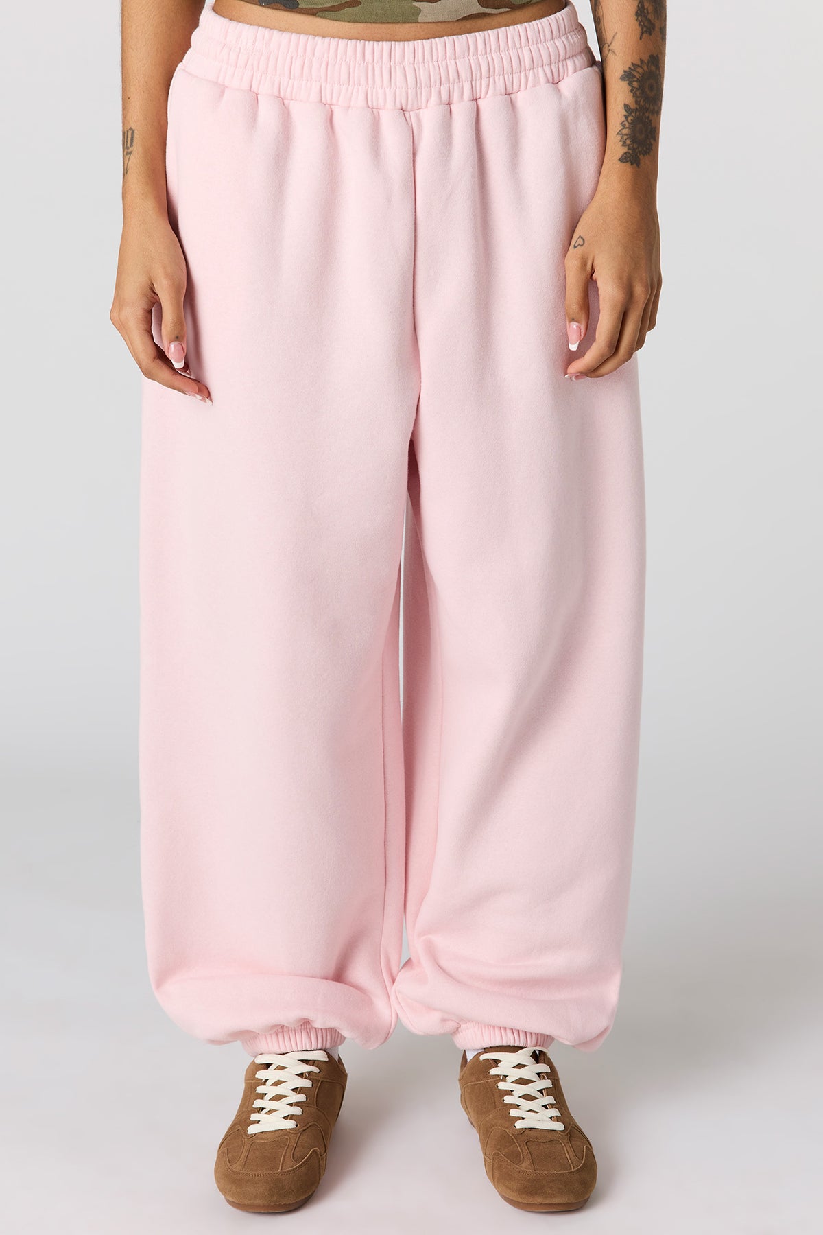 Vue alternative 17. Jogger baggy de coupe garçonne en molleton de luxe