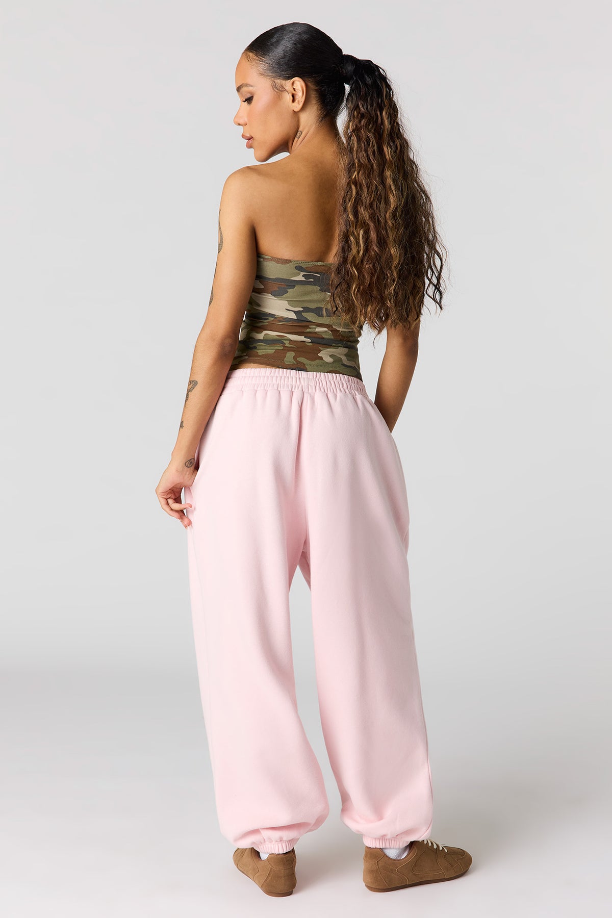 Vue alternative 18. Jogger baggy de coupe garçonne en molleton de luxe