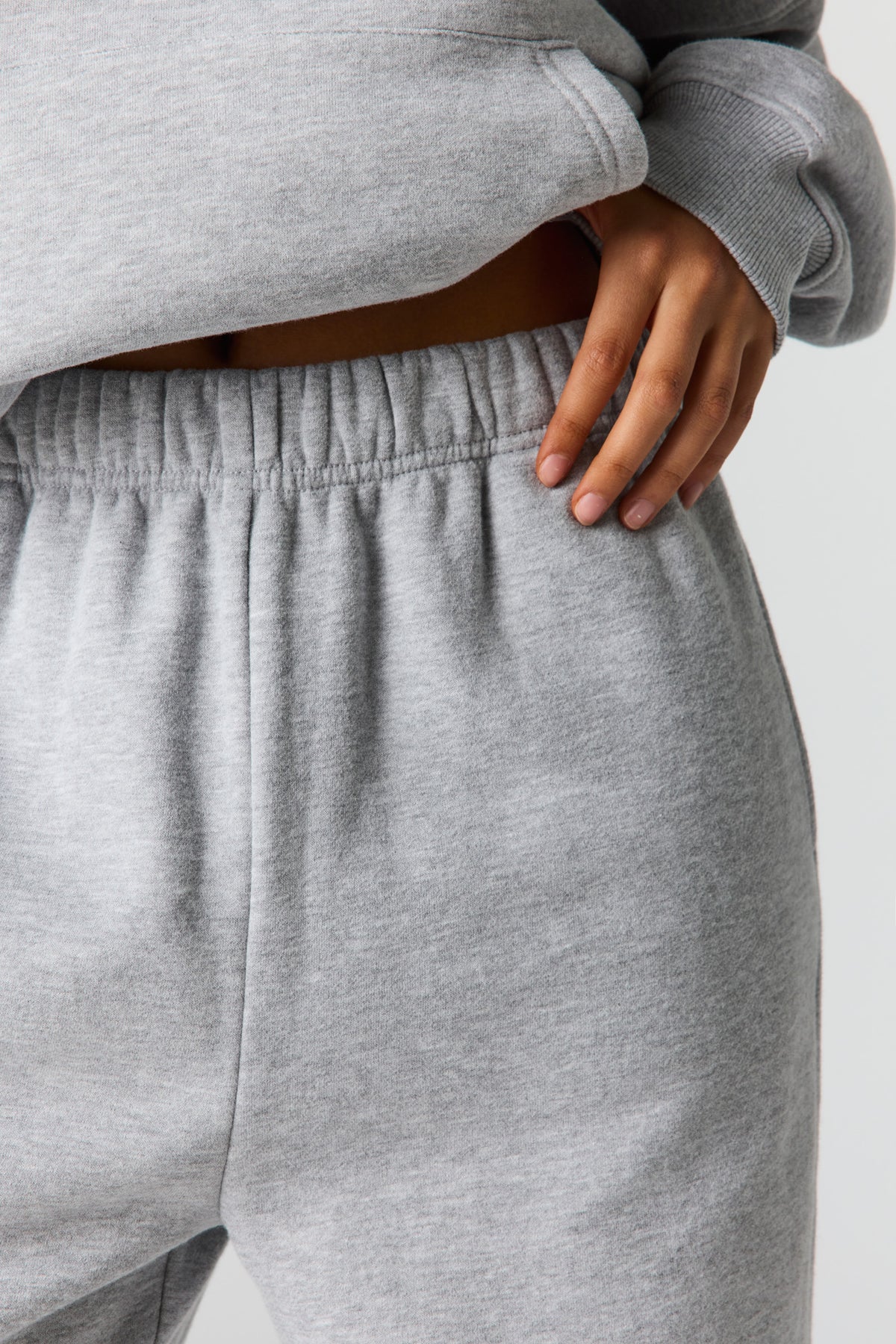 Vue alternative 4. Jogger de coupe garçonne en molleton de luxe