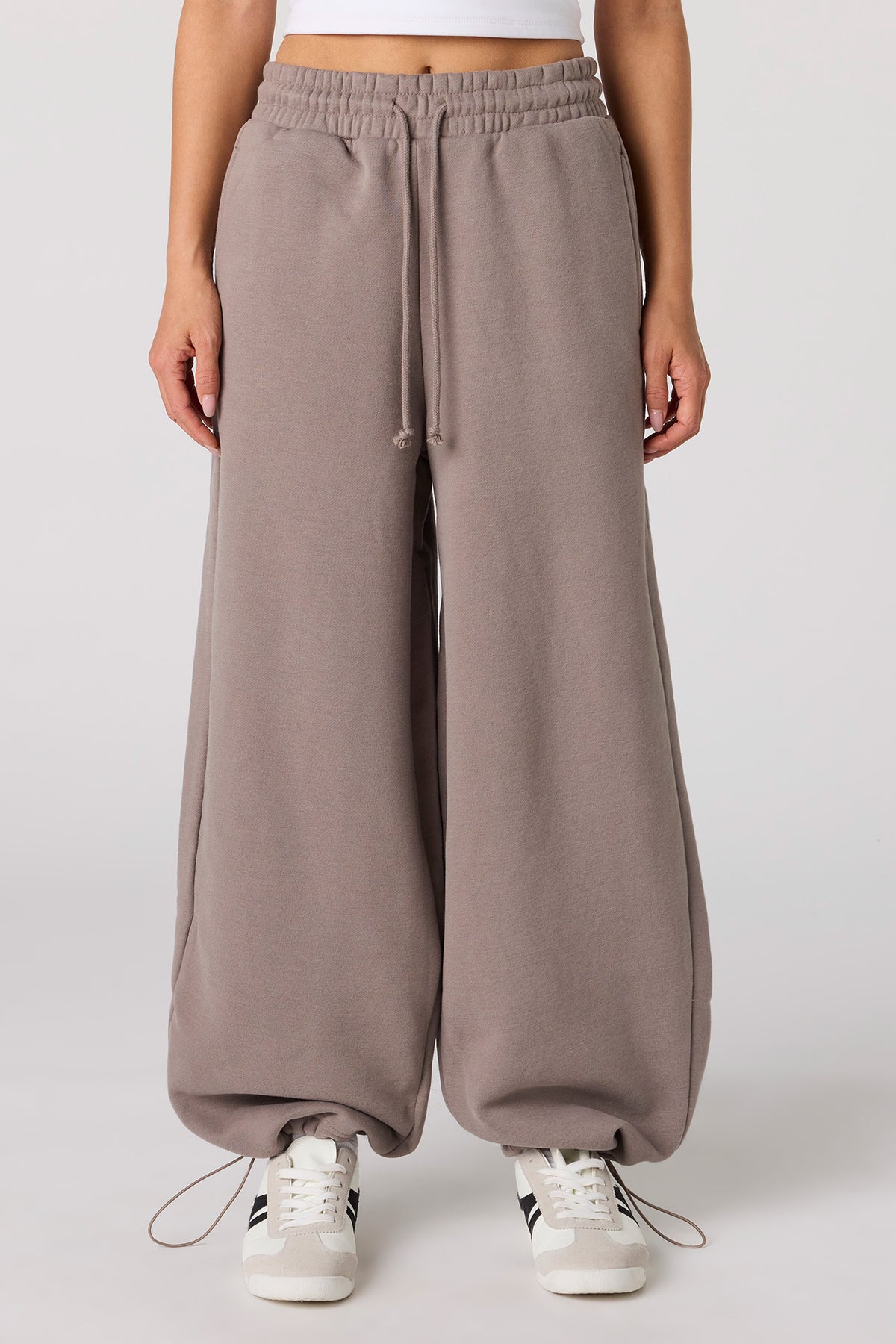 Vue alternative 2. Pantalon d'entraînement à jambe baril en molleton de luxe