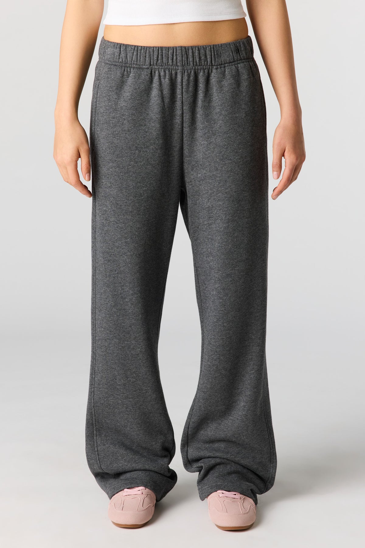 Alt View 2. Luxe Fleece Baggy Sweatpant - Charcoal