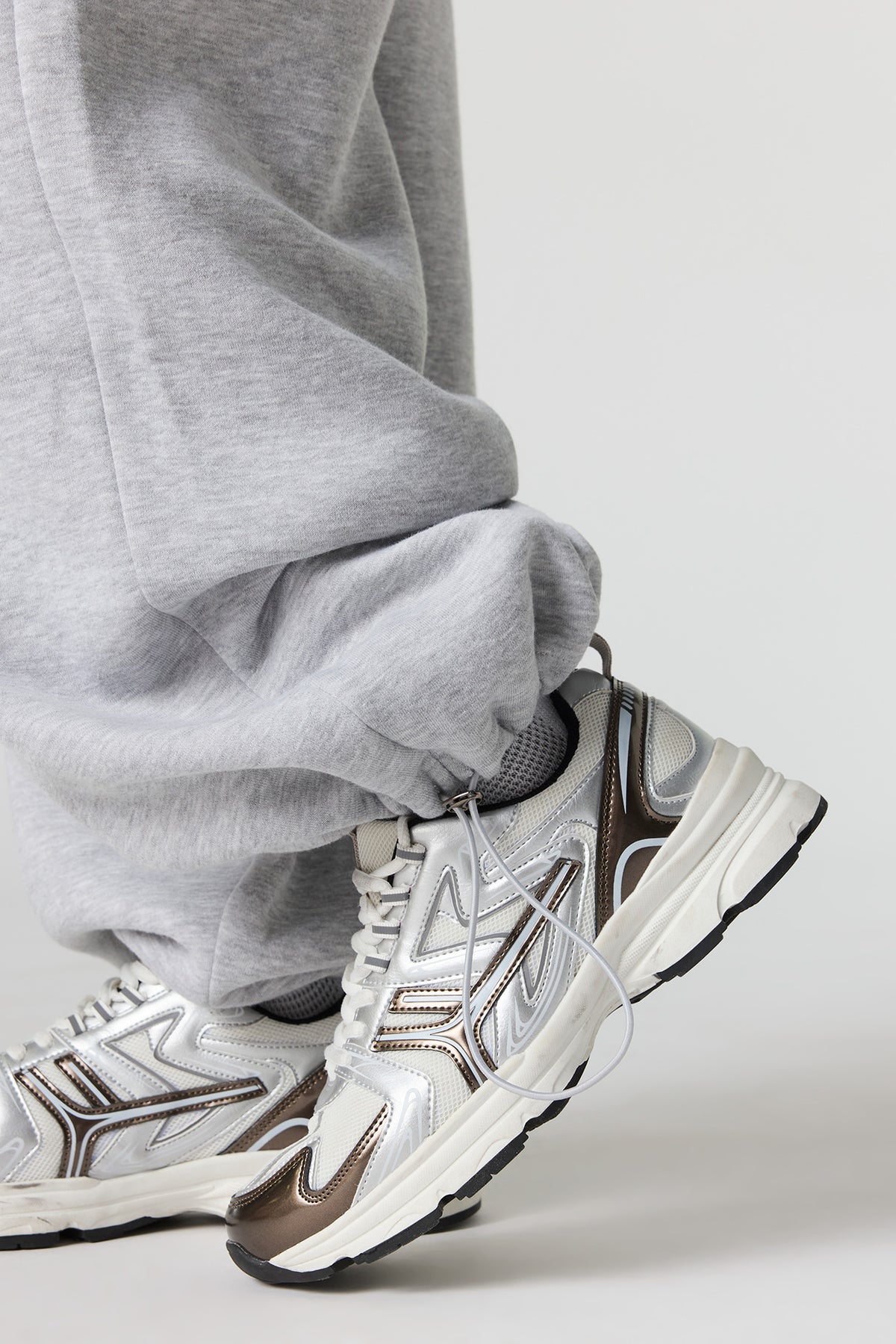 Vue alternative 4. Jogger à jambe baril en molleton de luxe
