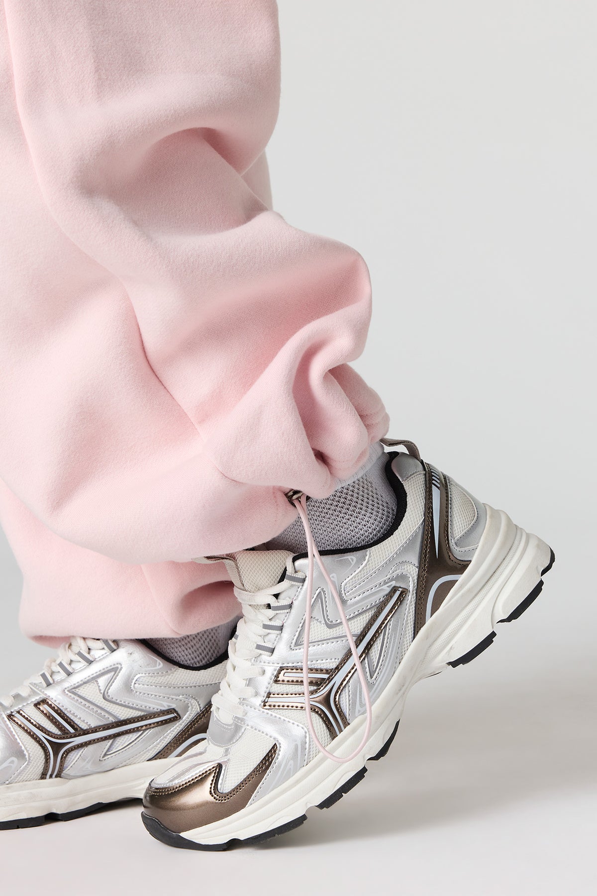 Vue alternative 4. Jogger à jambe baril en molleton de luxe