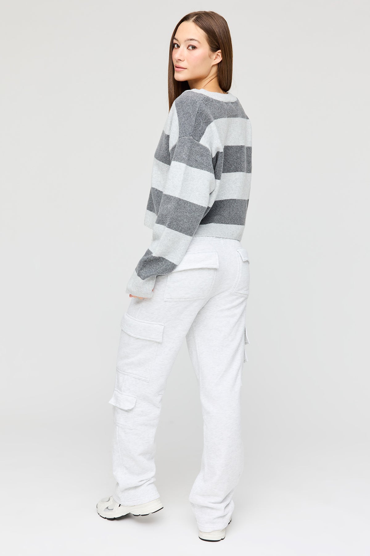 Alt View 3. Luxe Fleece Cargo Sweatpant - Light Grey