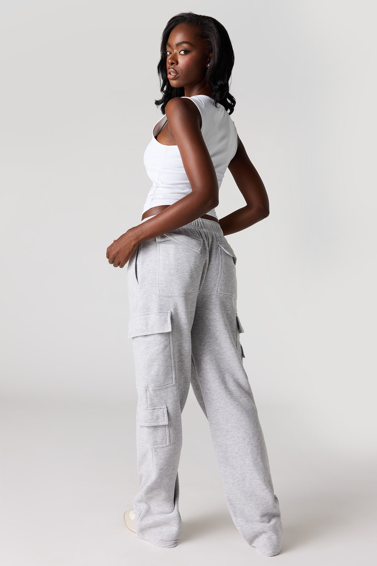 Alt View 3. Luxe Fleece Cargo Sweatpant - Heather Grey