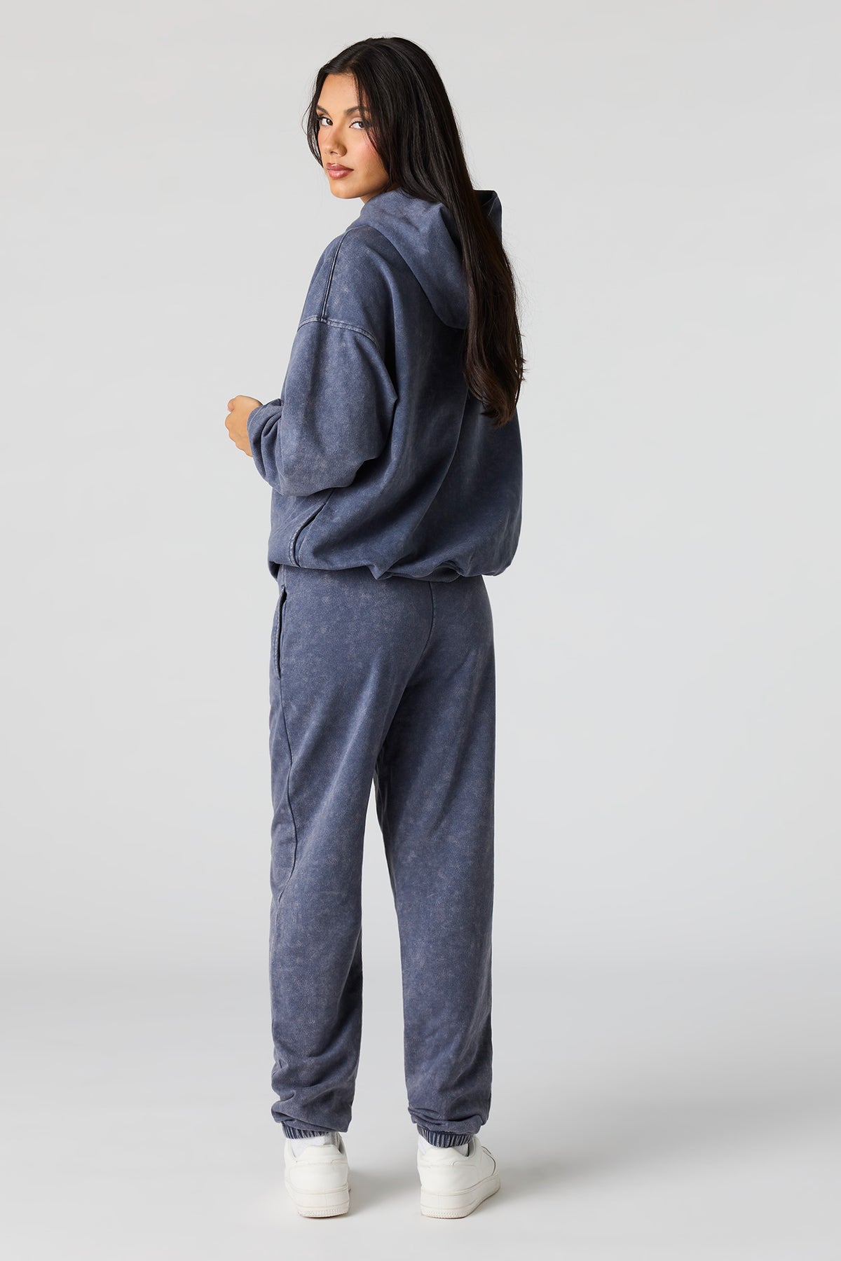 Vue alternative 3. Jogger délavé à taille basse en molleton de luxe