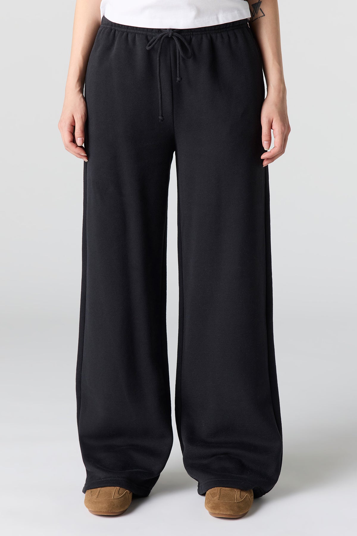 Alt View 2. Luxe Fleece Wide Leg Sweatpant - Black