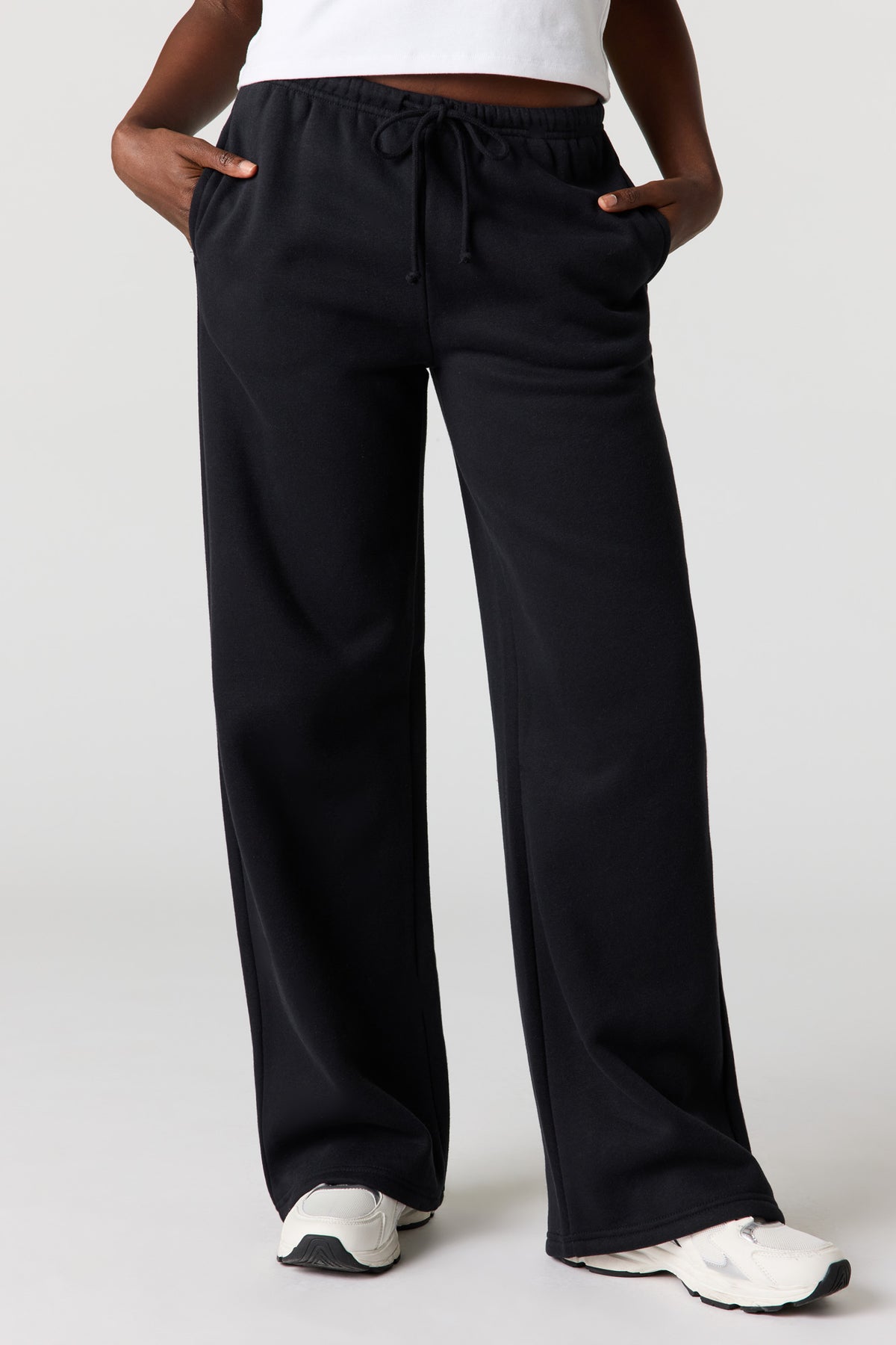 Alt View 2. Luxe Fleece Wide Leg Sweatpant - Black