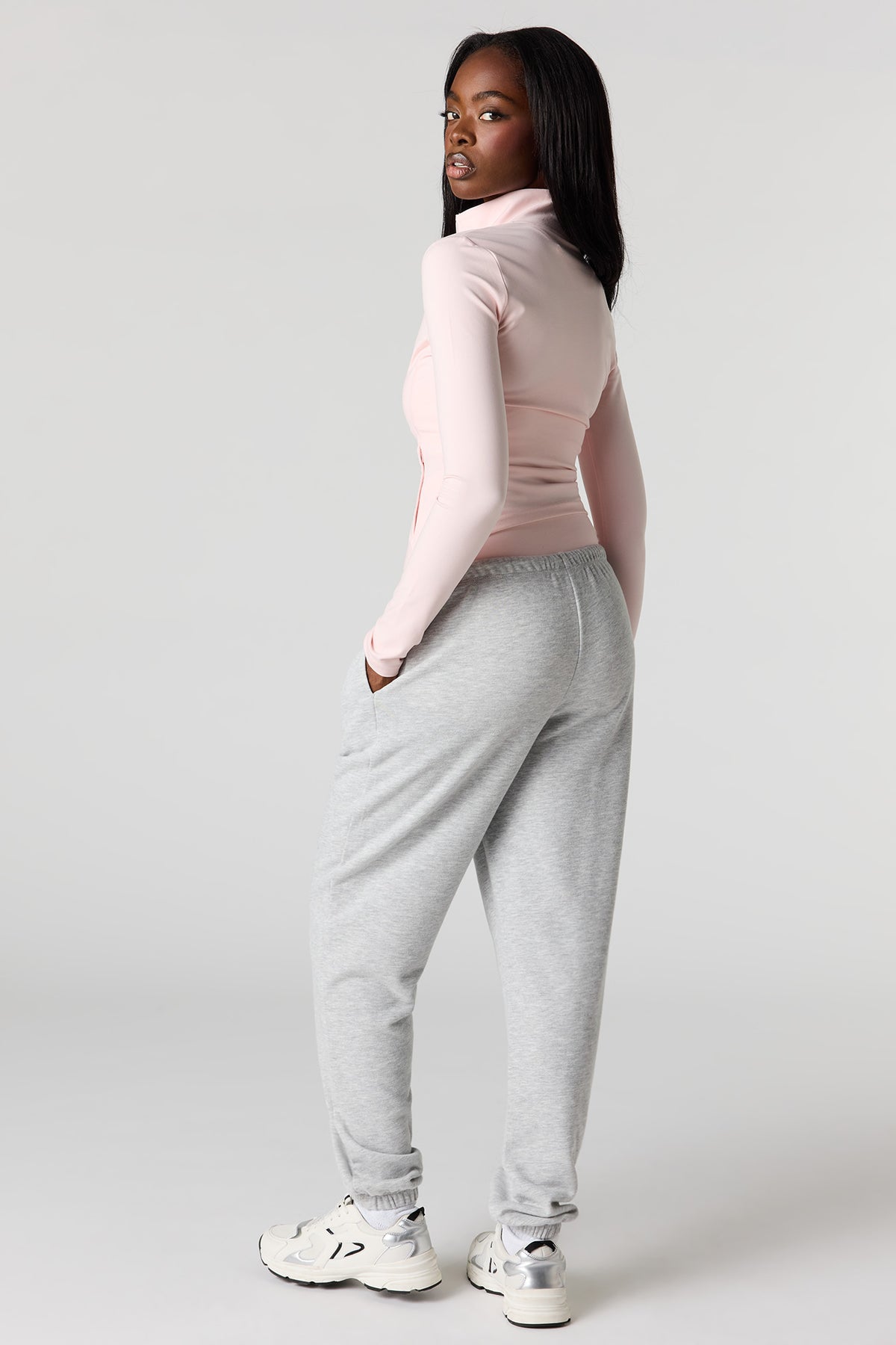 Alt View 3. Luxe Fleece Low-Rise Jogger - Heather Grey