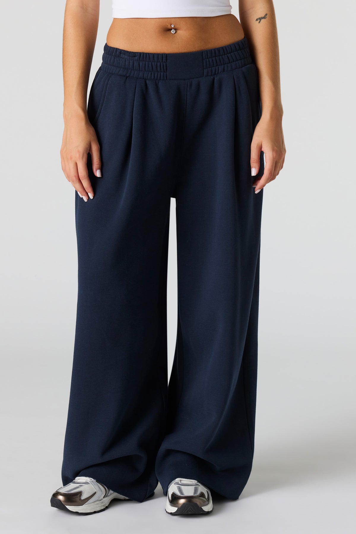 Alt View 2. Luxe Fleece Ultra Baggy Sweatpant - Dark Blue