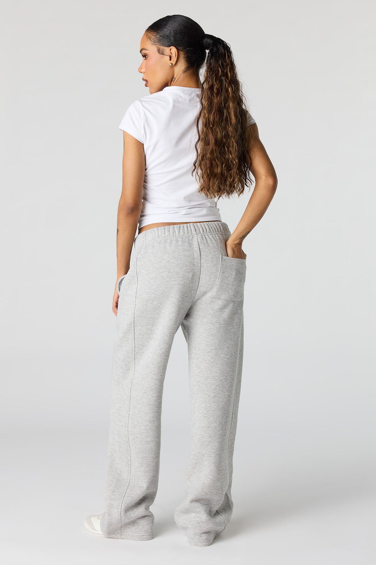 Vue alternative 9. Pantalon d'entraînement baggy en molleton de luxe