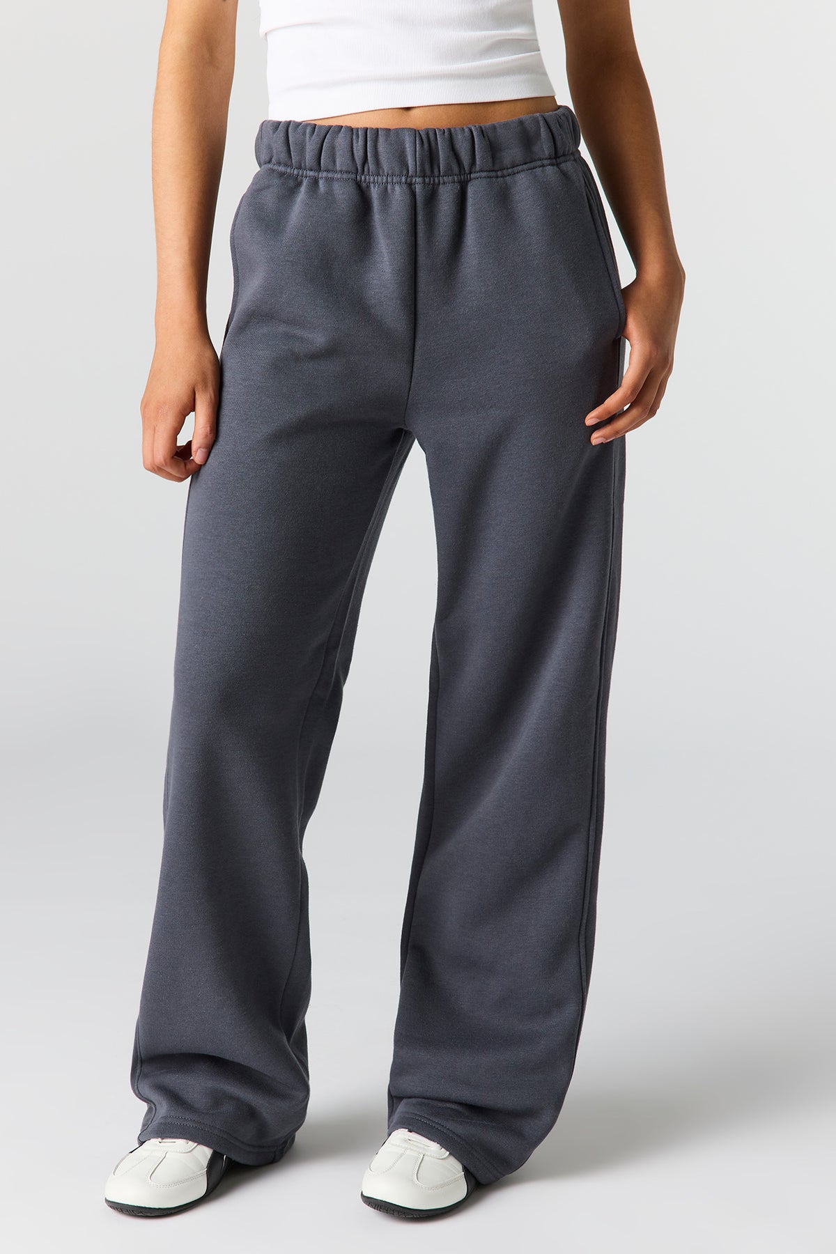 Alt View 2. Luxe Fleece Baggy Sweatpant - Dark Grey