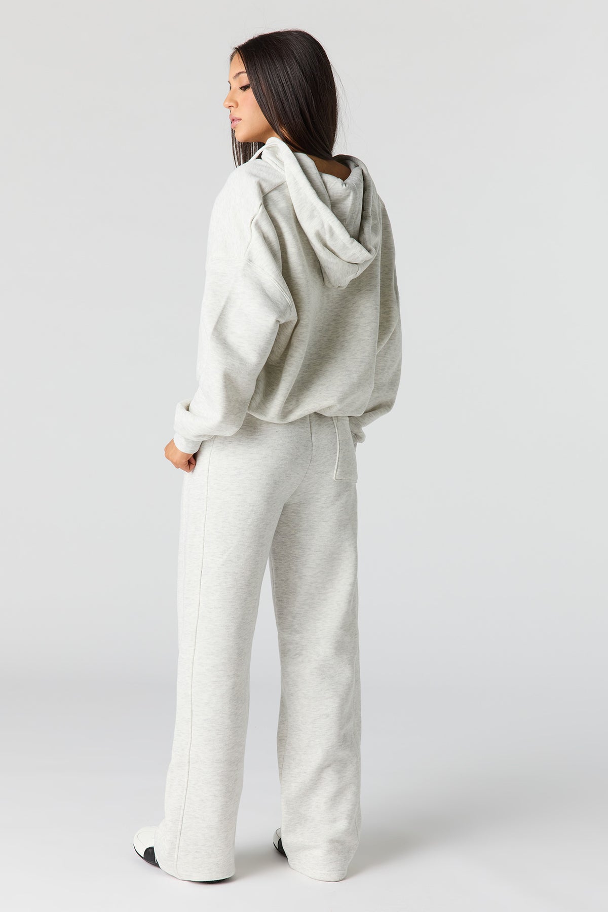 Alt View 3. Luxe Fleece Baggy Sweatpant - Light Grey