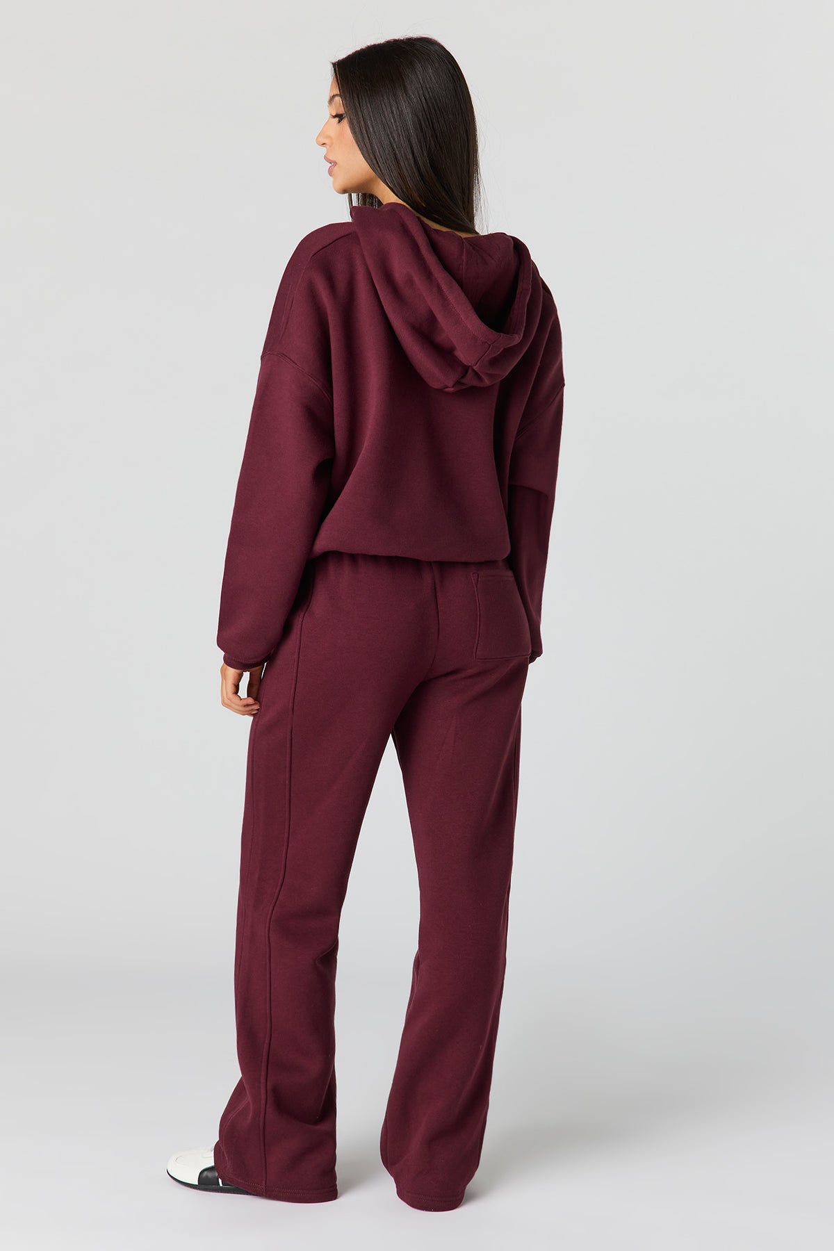 Alt View 3. Luxe Fleece Baggy Sweatpant - Burgundy